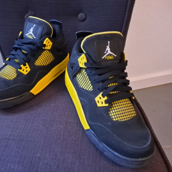 Jordan's Retro 4's